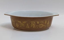 Pyrex 043 1 1/2" Quart Baking Dish Early American