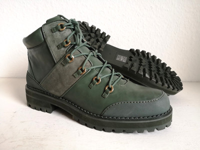 Damen Herren Schuhe Boots Stiefeletten Charles&Keith Gr 41 khaki grün Leder