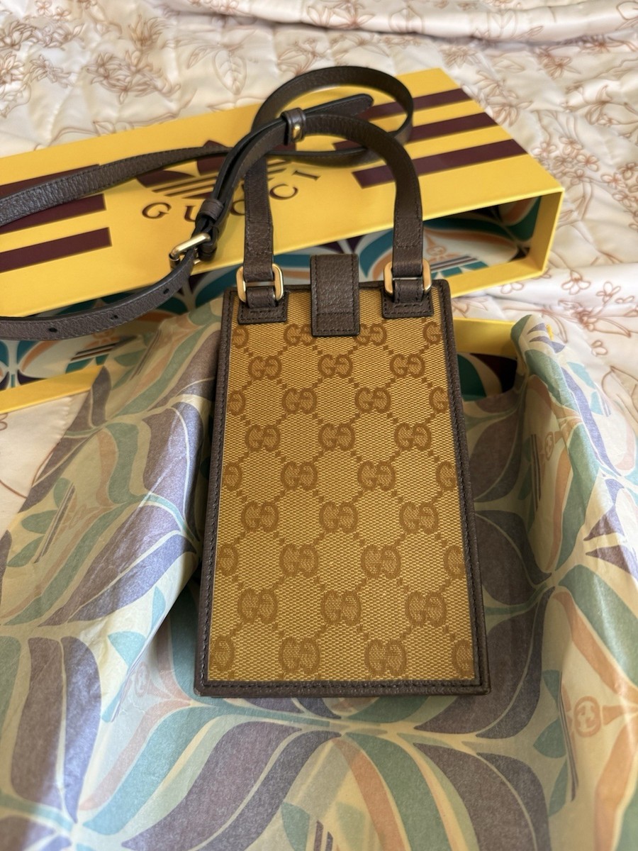 GUCCI x ADIDAS ストラップ付きケース と財布 Gucci x Adidas Brown Crossbody Phone Case/Wallet with Strap | eBay