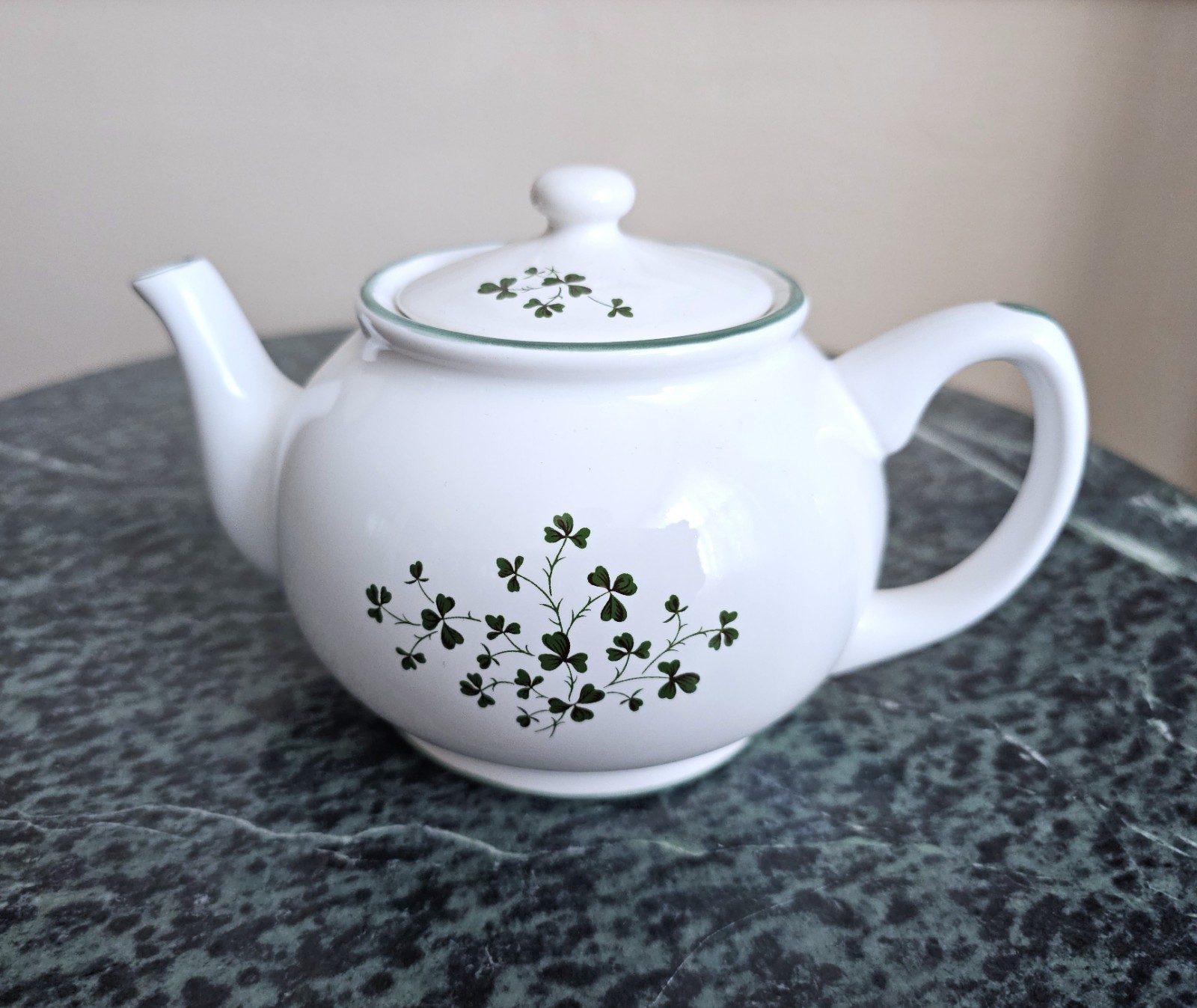 Pot Green Shamrocks Bone China Tea