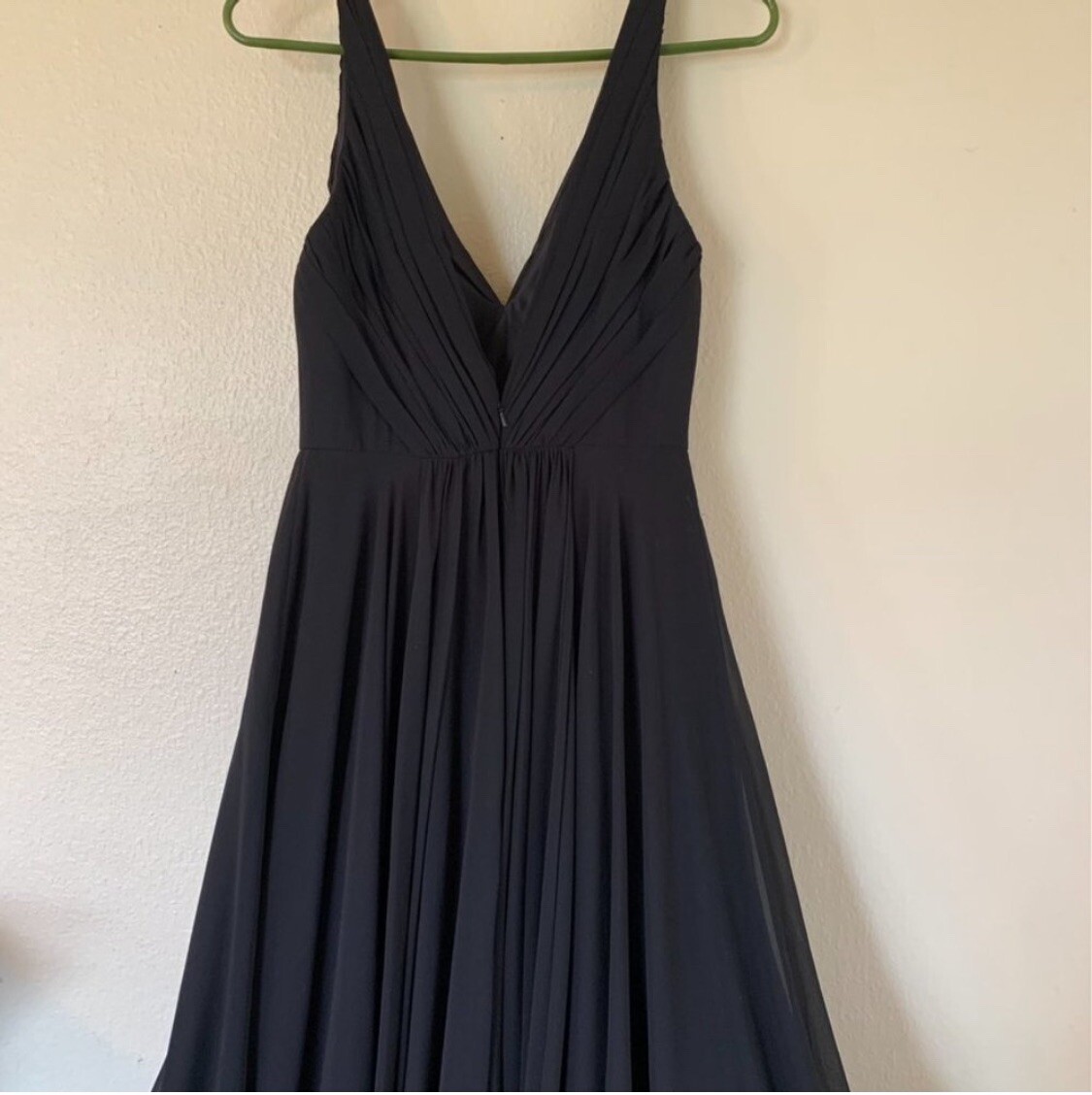 monique lhuillier black bridesmaid dress V-Neck Gown With Trumpet Skirt 8 / Noir main image 0