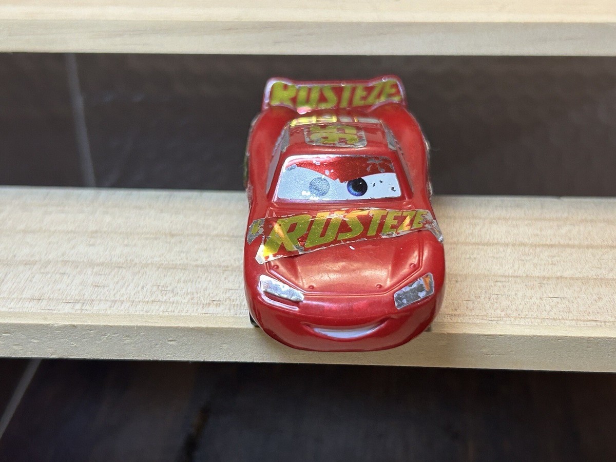 Disney Pixar Cars #95 Lightning McQueen Racing Rusteze Metal