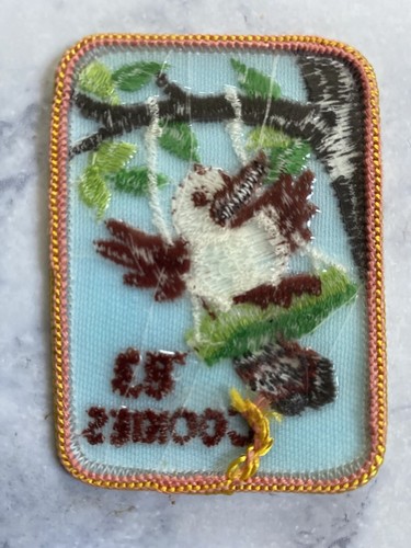 Vintage Girl Scouts '83 Cookies Kookaburra Swing Tree Incentive Patch 2x2-3/4in - Picture 2 of 3
