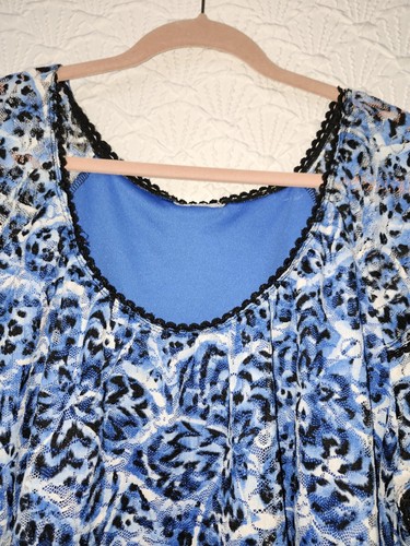 Womens Blouse Unbranded XL Blue And Black With Nice Design Good Condition - Picture 2 of 9