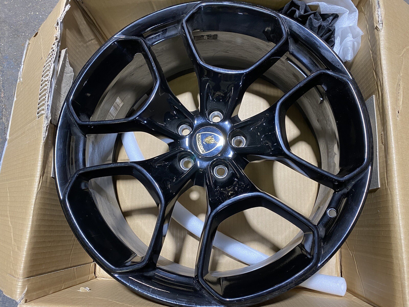 LAMBORGHINI  HURACAN  OEM  WHEELS !!  LOWEST  PRICE OUT THERE !