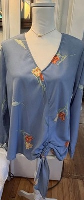 Lush Women s Baby Blue Floral Bell Sleeve V Neck Blouse Size Small