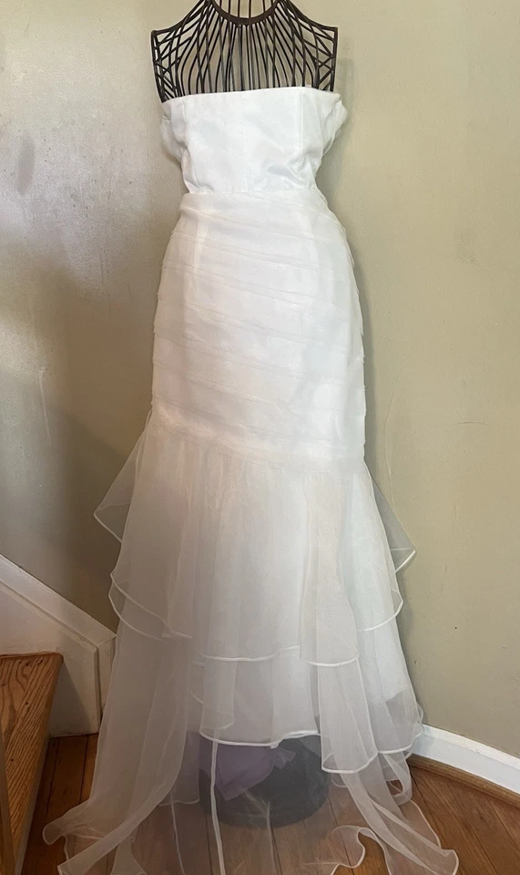 Wedding Gown white size 12 - Image 3 of 4