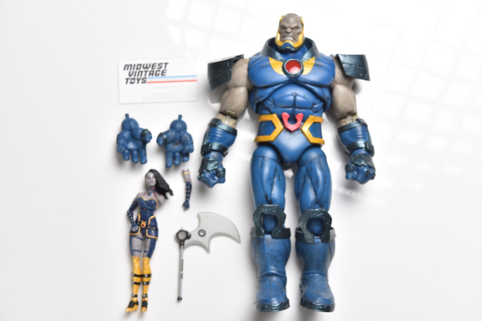 DC Comics Icon Series Darkseid - Missing Grail and Cloak, Br