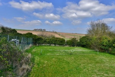 Foto 12x8 Toller Fratrum: Behelfsmäßiger Tennisplatz, Little Toller Farm c2017