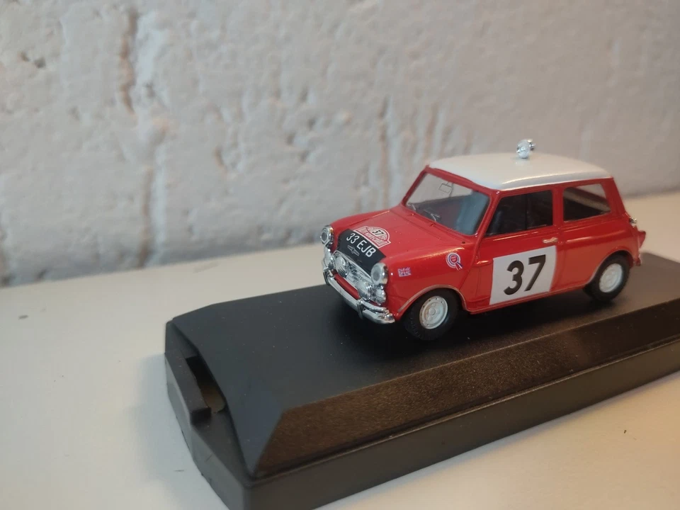 Morris Cooper S Montecarlo Winner 64 1/43 Vitesse Cod. L014 Limited Edition  - Immagine 4 di 4