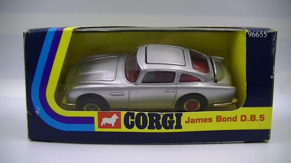 Corgi 96655 Aston Martin DB5 James Bond 007 Vintage 1995 Figures Mint Condition - Image 3 of 4