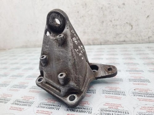 AUDI A6 Avant 4F5, C6 Getriebehalter 8D0399114AC 2.50 Diesel 1999 31474111