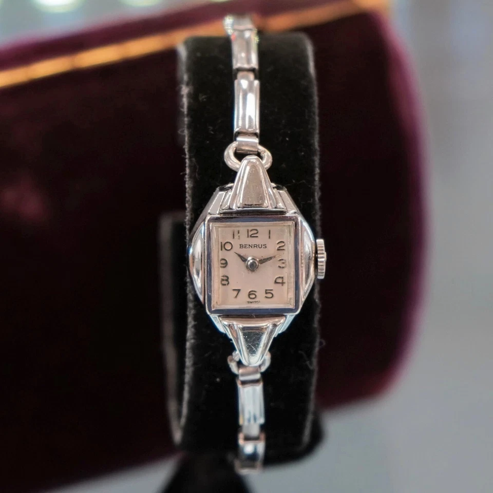 Reloj Damas BENRUS 17 Joyas Elegante Estuche y Asas y Pulsera Original Suiza De Colección Foto 4 de 4