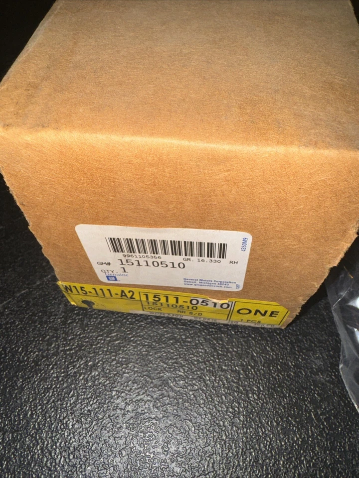 Nuevo actuador de bloqueo de puerta trasera derecha GM 15110510 2002-08 Chevrolet Trailblazer Foto 3 de 3