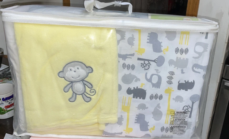 Новый комплект постельного белья Circo Zigs 'n Zags из 4 предметов для детской кроватки серый белый желтый - Изображение 2 из 4