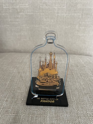 Culturefly Worlds Finest DC Comics Superman Vinyl Figure With City Of Kandor - Picture 3 of 3