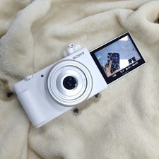 Sony ZV-1F 20.1MP 4K Video Flip Screen Compact Digital Camera White English