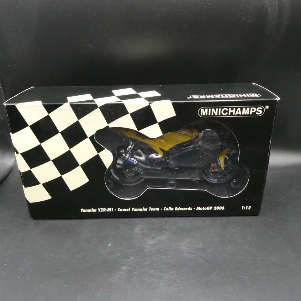 Minichamps 1/12 Scale Valentino Rossi Yamaha M1 2006 Camel Test Bike 122063046 - Image 2 of 4
