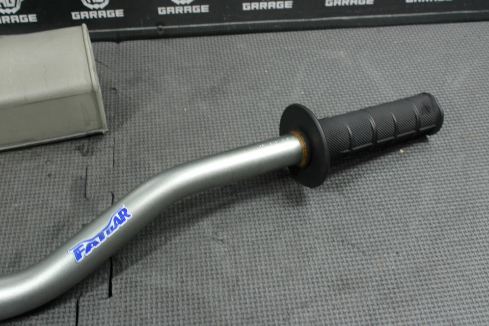 2018 SUZUKI RMZ250 OEM RENTHAL 1 1/8" HANDLEBARS BARS GRIPS STEERING 56111-35G10 - Image 3 of 4