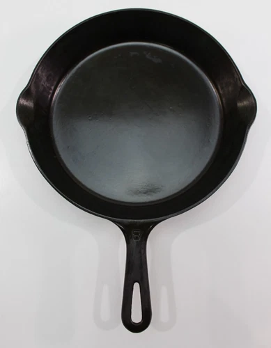 VTG Griswold #8 Cast Iron Skillet Pan Small Block Logo Frying Double Spout 704