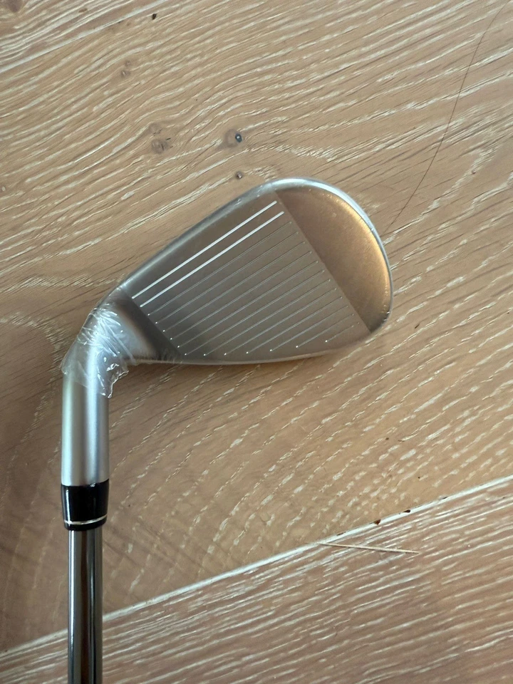 NEW Callway Women's Big Bertha REVA Iron 9 Golf Iron Right Handed - Graphite - Image 3 of 4