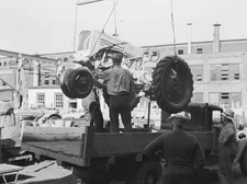 Minneapolis Moline Company,Minnesota,MN,Hennepin County,John Vachon,1939,FSA,1