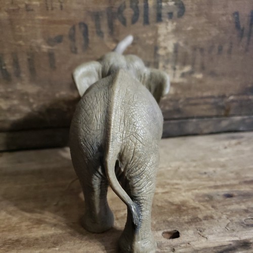Schleich Male African Elephant Wildlife Animal Figure D-73527 2011 - Picture 4 of 12