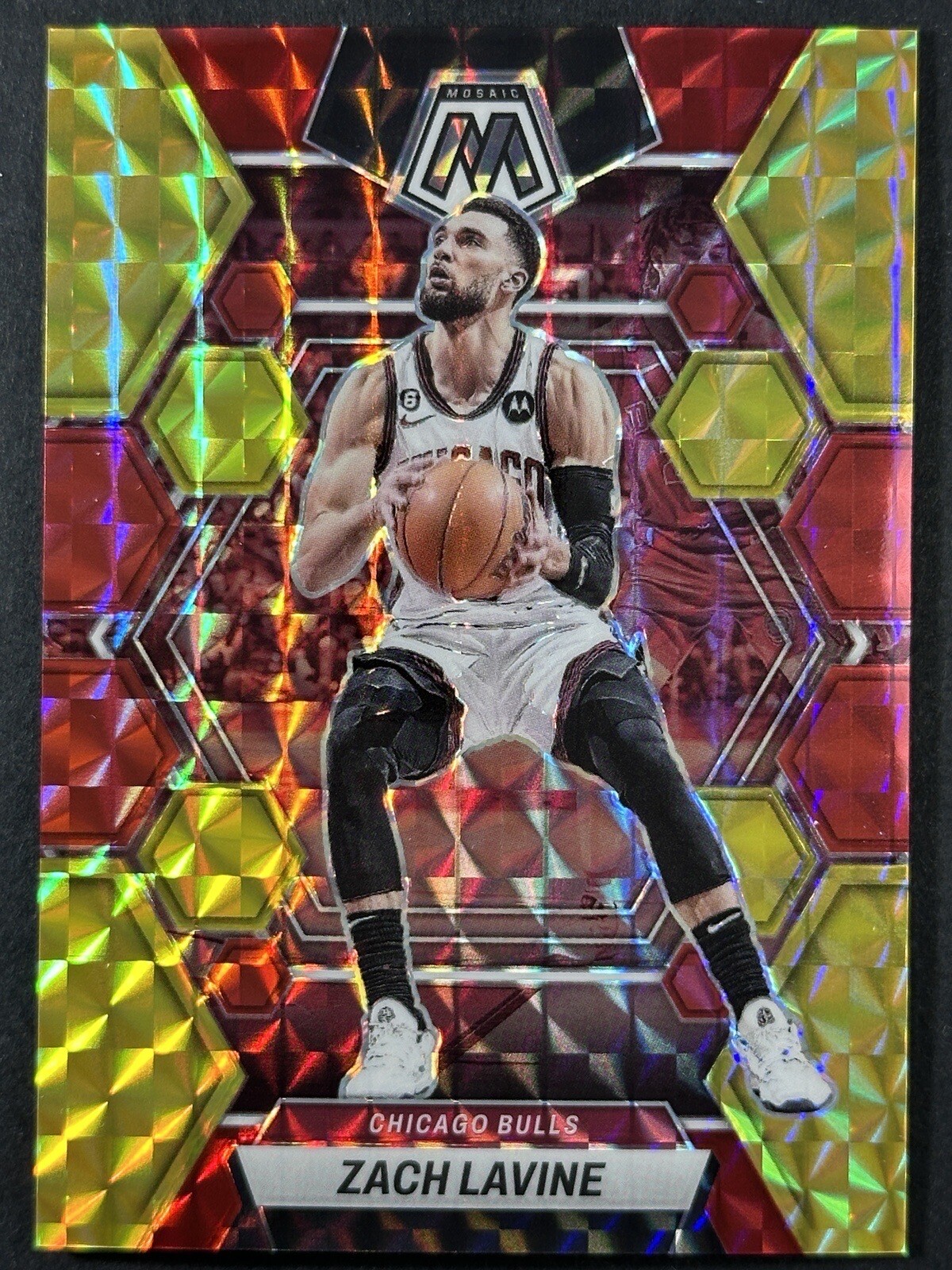 2022-23 Panini Mosaic Zach Lavine Fusion Red & Yellow /88 #20