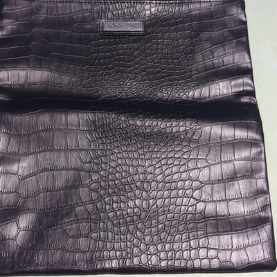 Gigi Hill Black Croc Embossed Zip Wristlet Clutch Pink Lining Heart Charm