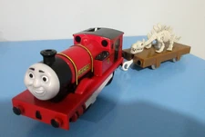 Thomas & Friends  Trackmaster RHENEAS & Dino Fossil Motorized Train Hit Toy EUC!
