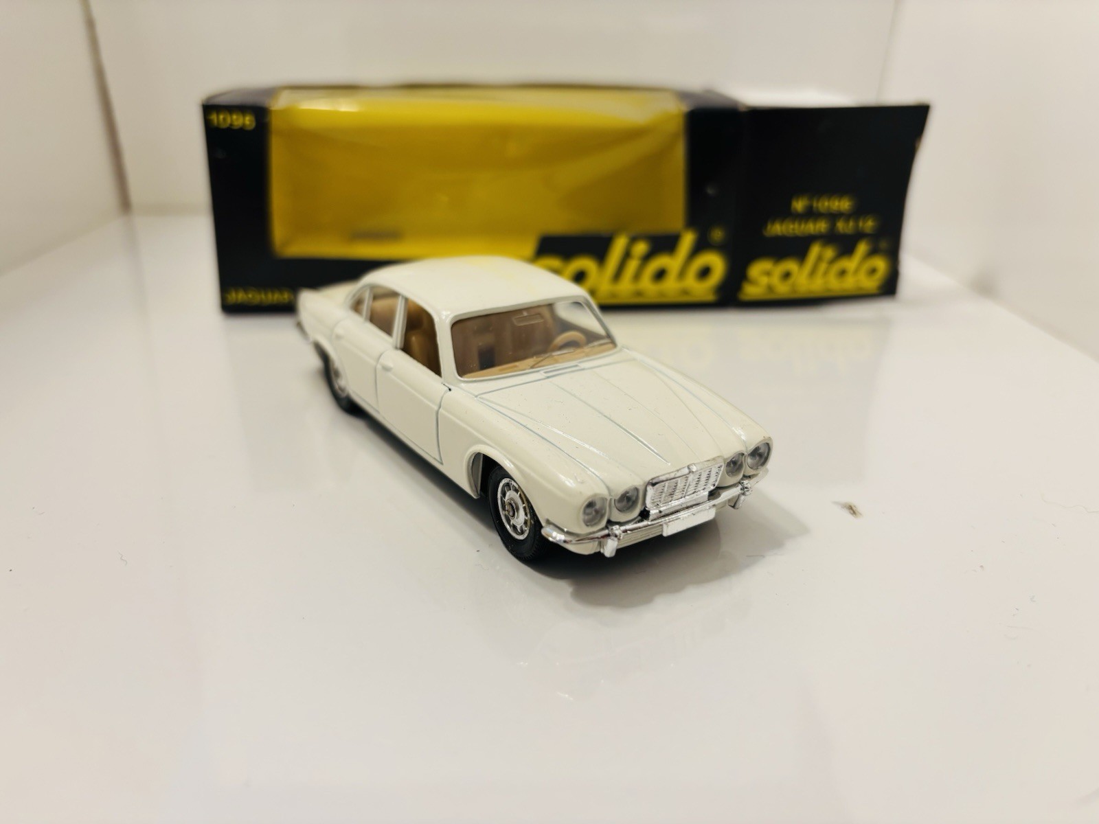 Solido Jaguar Xj 12 1:43 1096