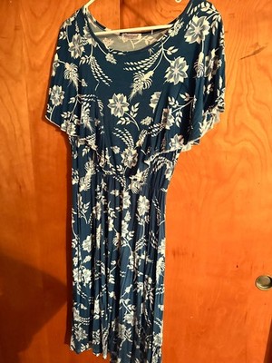 nursing and maternity dress - so comfy, makes nursing a breeze!
