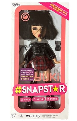 Yuki Doll 10 Inch Snapstar Create Your Own Look Green Screen And Stand NEW