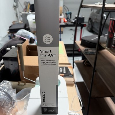 Cricut Smart Iron On Heat Transfer Vinyl 13 in x 9ft SILVER NEW