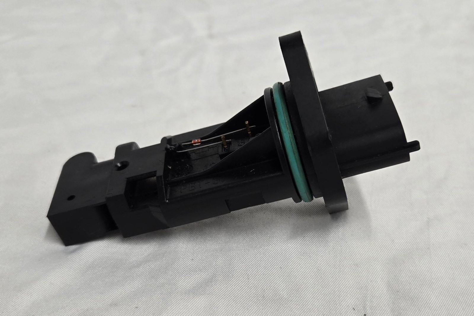 2005 Maserati Quattroporte M139 4.2L Mass Air Flow Sensor Assembly OEM