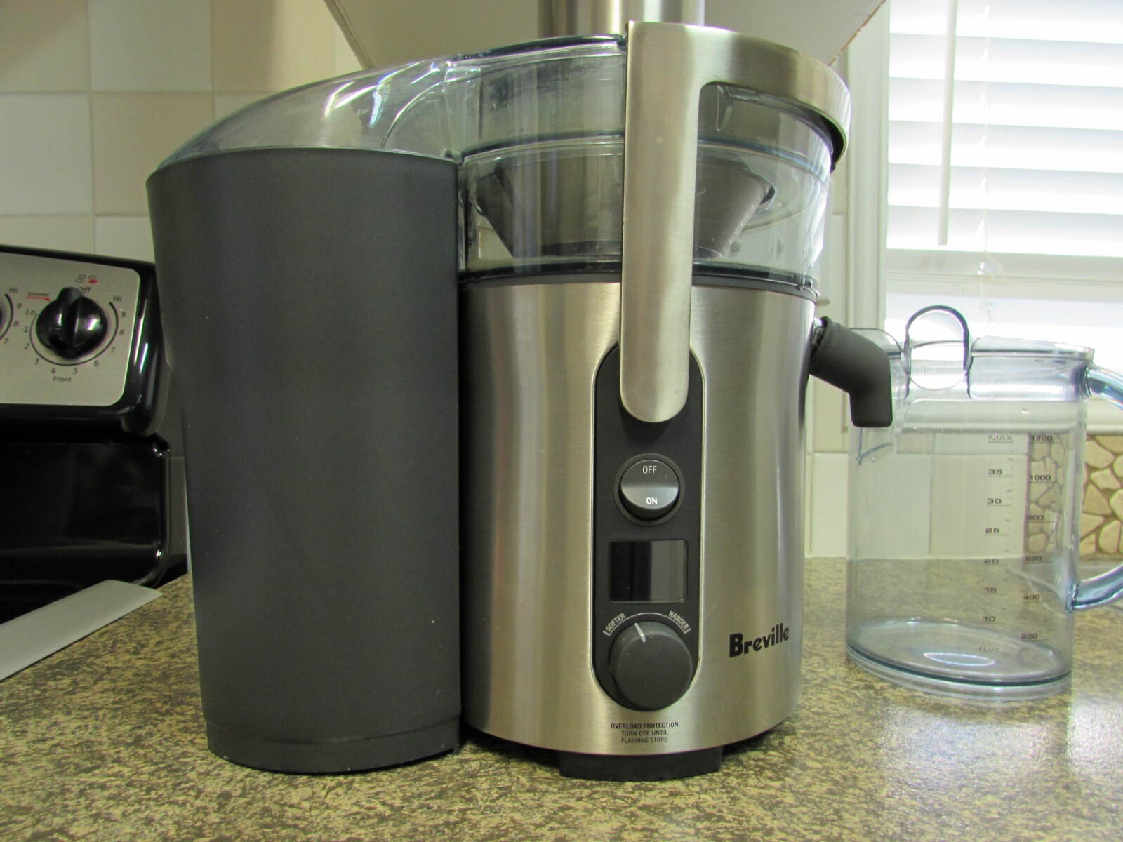 Breville Juicer Model BJE510XL Digital LED Fruit Veggie Extractor 5