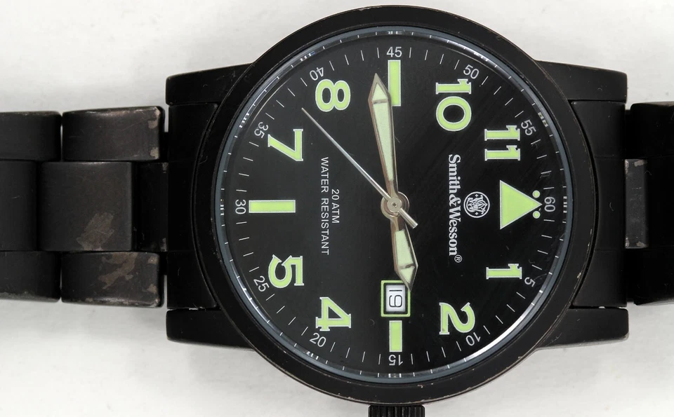 Reloj Smith & Wesson Pilots esfera negra analógico acero inoxidable trasero 39 mm SWW-167 Foto 2 de 4