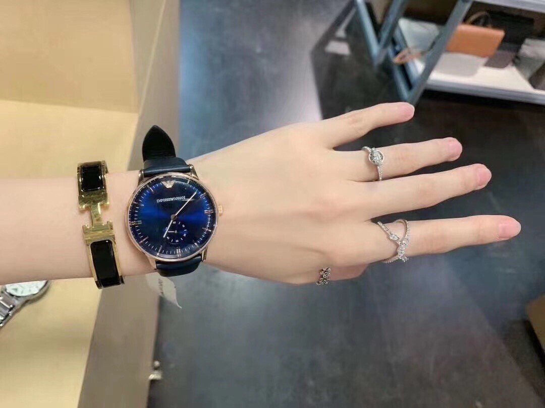特別価格！Emporio Armani Dress Blue Leather Quartz Watch Emporio Armani Men's AR1969 Dress Blue Leather Quartz Watch