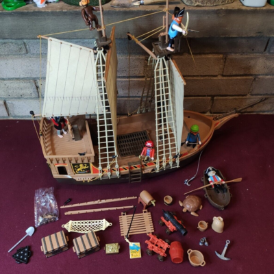 Ancien Bateau De Pirate Playmobil - Jouet Vintage D'occasion