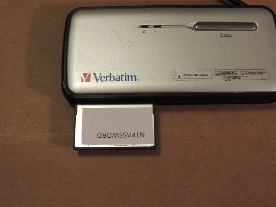 NT Password & Registry Editor (Blank Windows Passwords ) Bootable CF Card or USB - Image 2 of 4