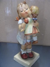 Hummel "Kiss Me", 6 inch, TMK 3, excellent