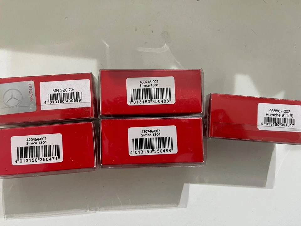 Herpa 1:18 1/18 Simca 1301 white - Image 3 of 3