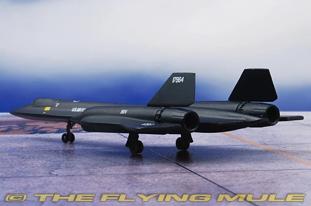 Dragon Models 1:400 SR-71A Blackbird USAF 9th SRW #61-7964 - Image 2 of 4