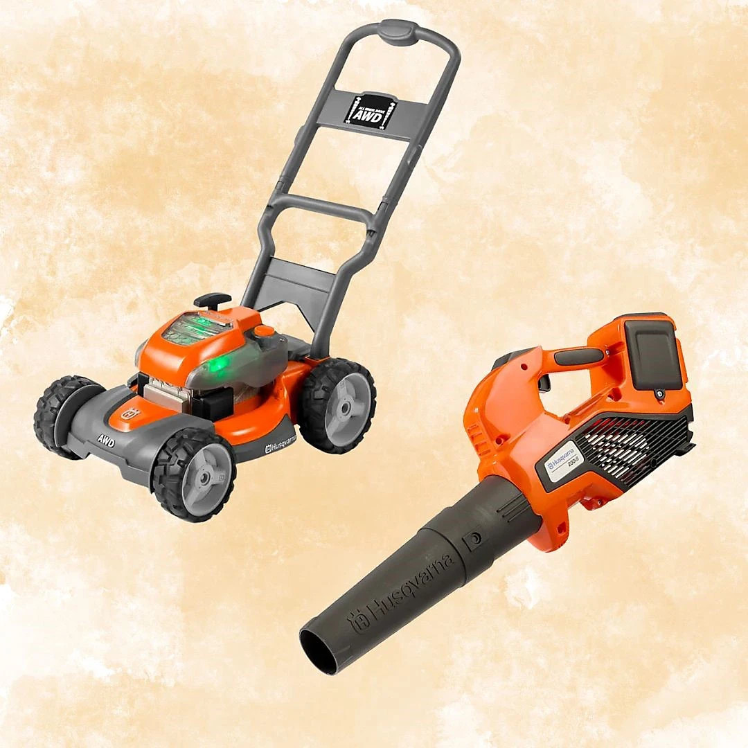 Husqvarna Battery Operated Lawnmower & Blower Package