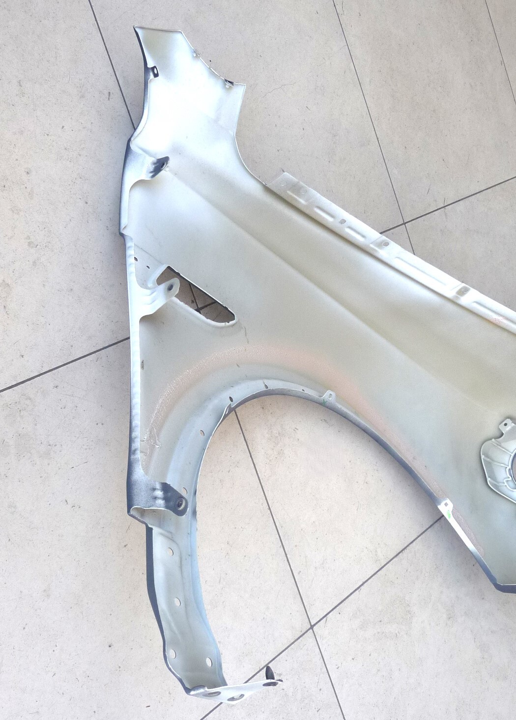 16-19 Bentley Bentayga 1st. Gen BY636 Front Left Fender Wing Cover 36A821017B OE