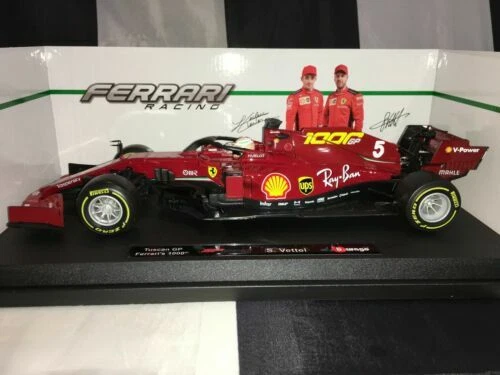 Modellini statici auto da corsa Formula 1 sul Cars