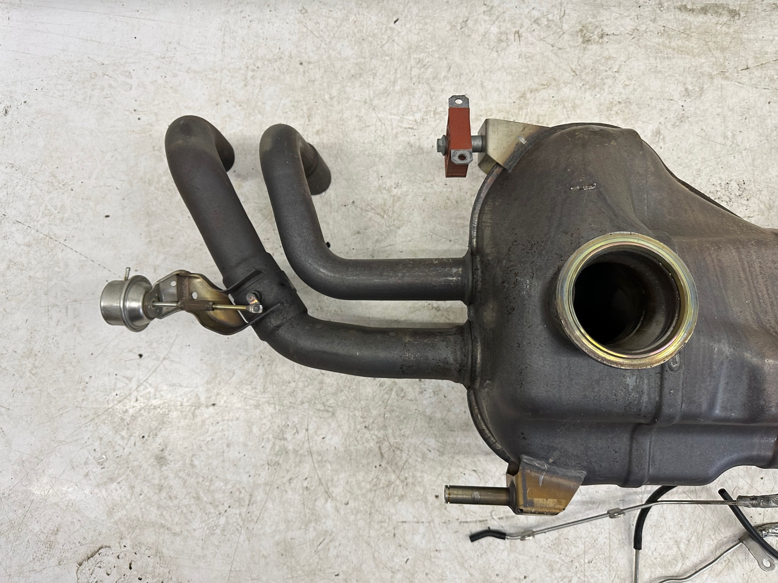 15-18 Lamborghini Huracan Exhaust Muffler Factory OEM 4T0 251 609