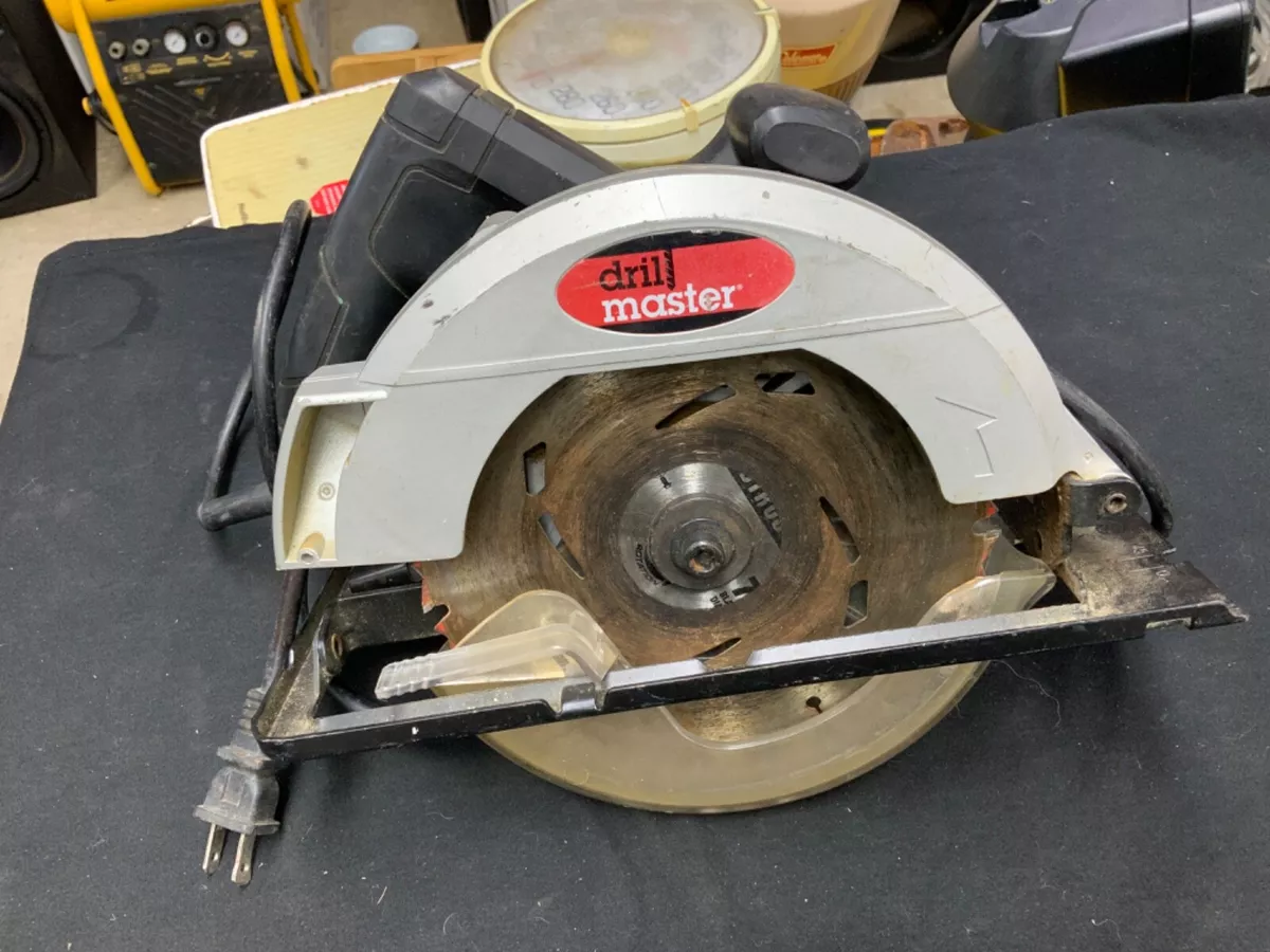 Drill Master Model 63005 120 volt 10 Amps 7 1 4
