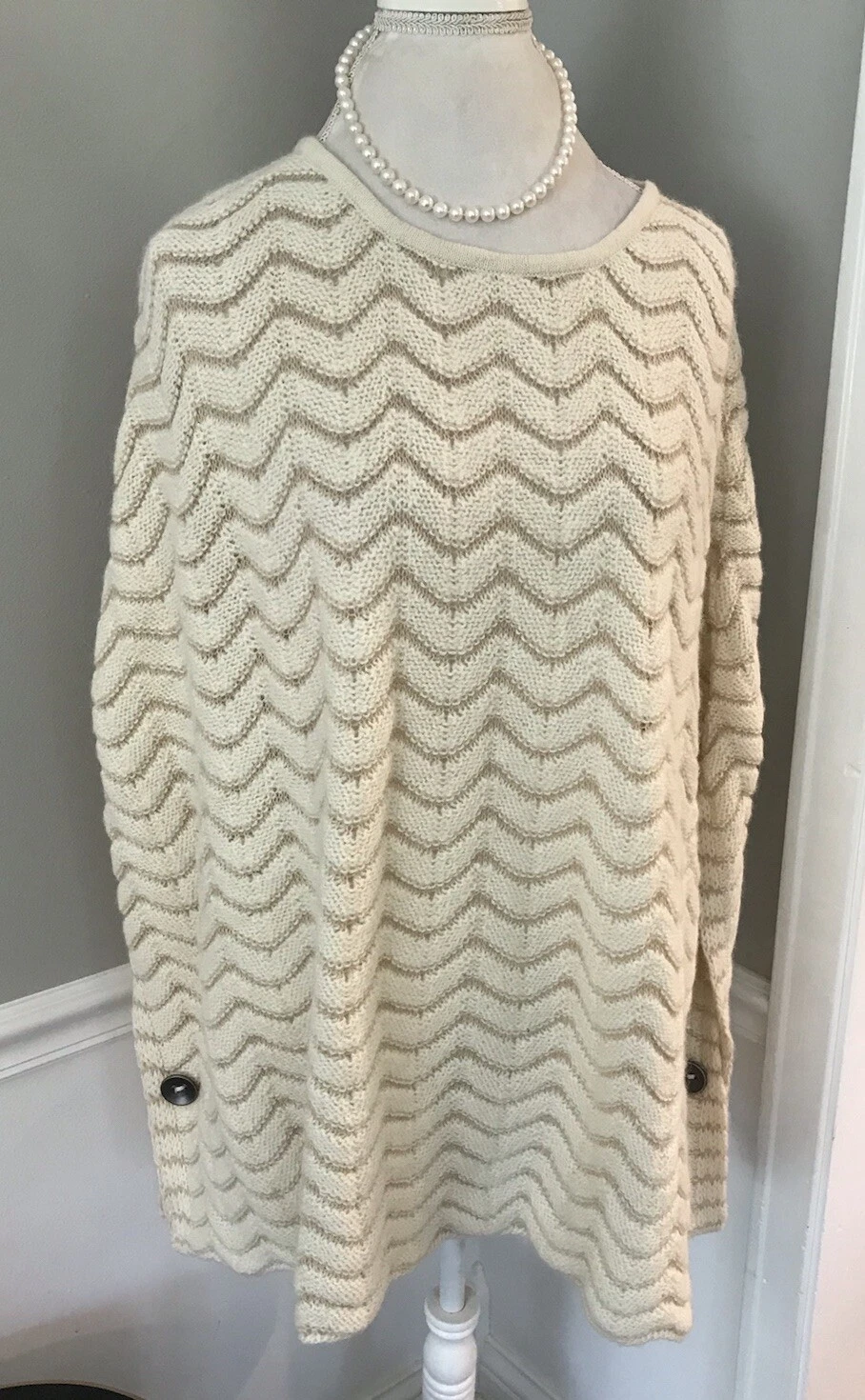NWT KUNA Women’s Natalie Poncho Baby Alpaca Size L/XL Tan/Off White Button