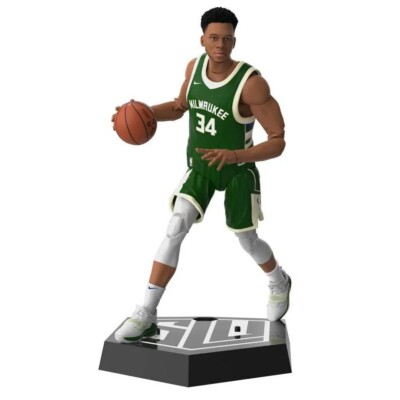 NEW Giannis Antetokounmpo #34 Milwaukee NBA Starting Lineup 2022 Hasbro Series 1